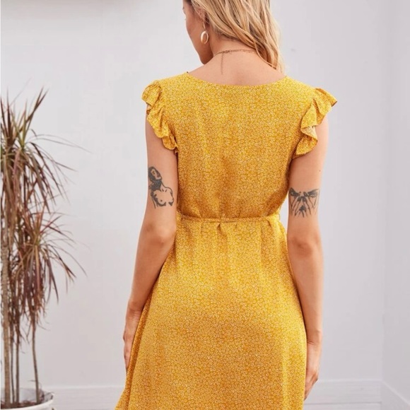 Lightweight golden yellow Flower summer dress - Picture 3 of 8